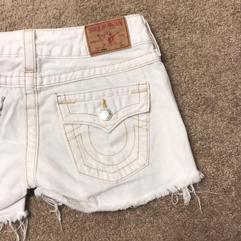 White true religion shorts size 28